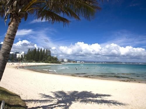 Maybury Unit 5 - Right in the heart of Rainbow Bay in Coolangatta3
