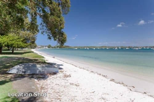 Sandy Beach House - Corlette Waterfront Sandy Beach House - Corlette Waterfront