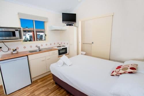 Standard Cabin (4 Adults)