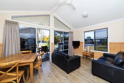 Deluxe Two-Bedroom Bungalow (5 Guests)