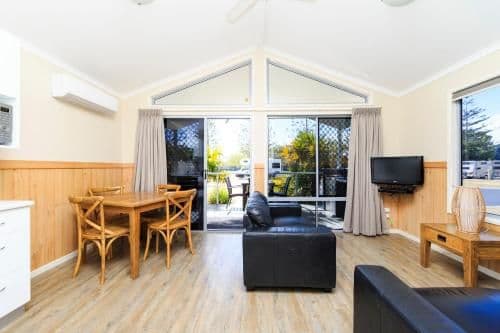 Deluxe Two-Bedroom Bungalow (5 Guests)