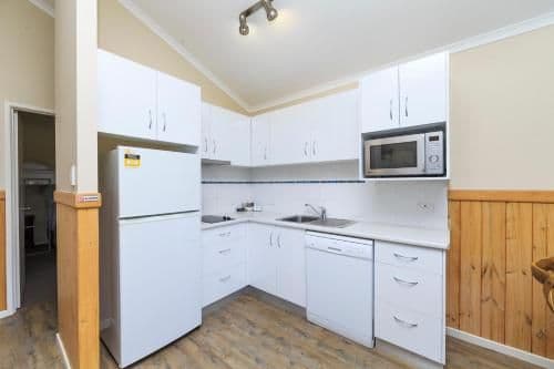 Deluxe Two-Bedroom Bungalow (5 Guests)