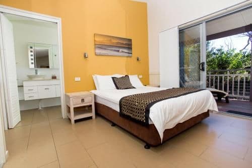 Deluxe One-Bedroom Cabin