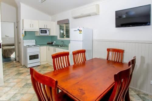 Deluxe Two-Bedroom Cabin (5 Adults)