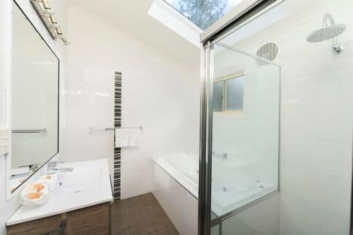 Deluxe Two-Bedroom Villa with Spa Bath