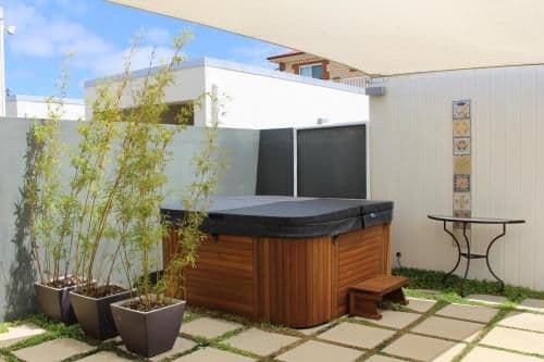 Alouarn Apartment with Hot Tub 1 - Upstairs
