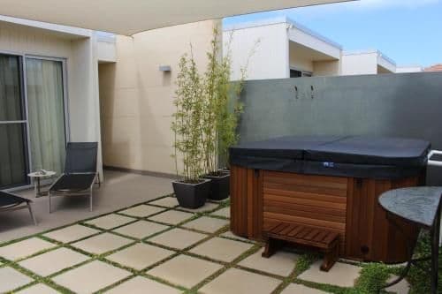 Alouarn Apartment with Hot Tub 1 - Upstairs