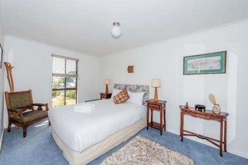 Elanora3