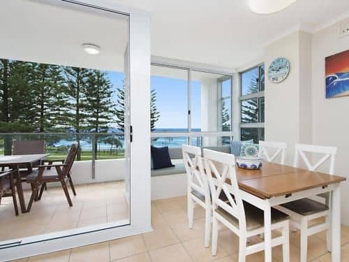 Rainbow Pacific unit 8 - Great value unit right on the beachfront Rainbow Bay Coolangatta with WiFi Rainbow Pacific unit 8 - Great value unit right on the beachfront Rainbow Bay Coolangatta with WiFi