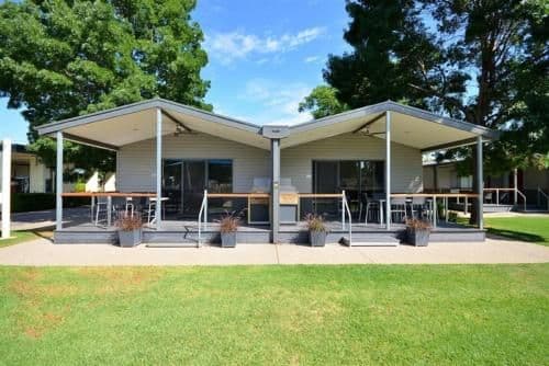 Luxury Three-Bedroom Villa- Poolside