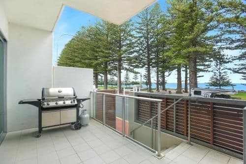 Apartment with Sea View - Breeze 10