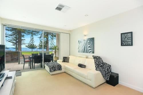 Apartment with Sea View - Breeze 10