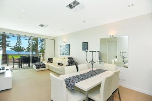 Apartment with Sea View - Breeze 10