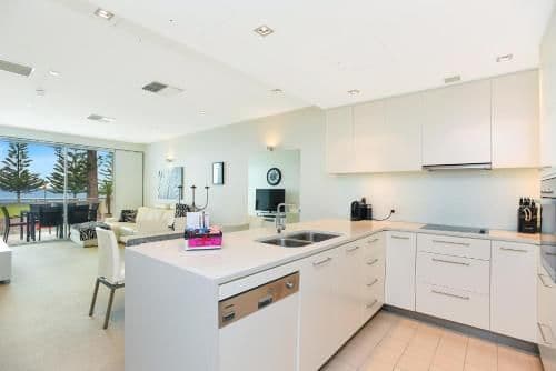 Apartment with Sea View - Breeze 10