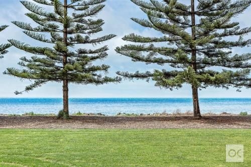 Breeze Beachfront Apartments3