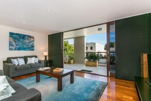 6/21-25 Fletcher Street - A Seventh Heaven0