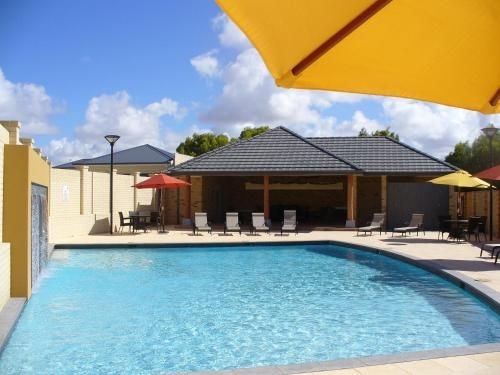 Port Denison Beach Resort0