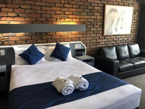 Standard Queen Room