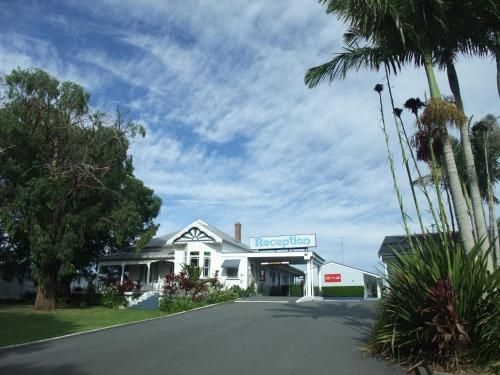 Colonial Court Motor Inn0
