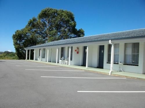 Colonial Court Motor Inn4