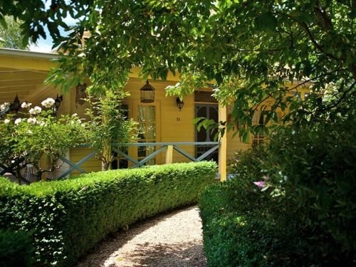 Lake Cottage3