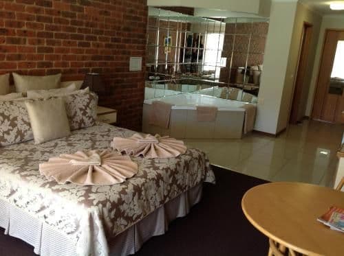Queen Room with Spa Bath