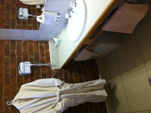 Queen Room with Spa Bath
