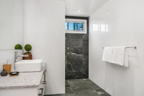 Aditi - Timber Vacation Home4