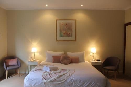 Semi-Detached Standard King Chalet with Shared Balcony
