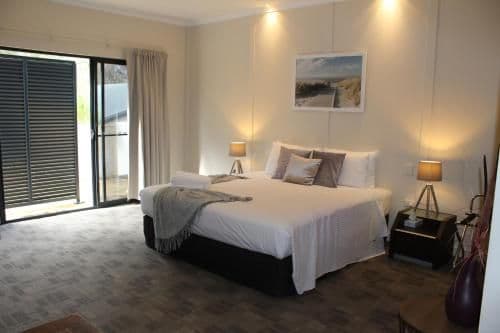 Semi-Detached Standard King Chalet with Shared Balcony