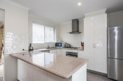 Two-Bedroom Cottage - Bells Beachfront