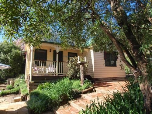 Tiffany's Cottages (Tiffany's Country Cottages)0