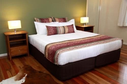 Deluxe King Cottage - Disability Access