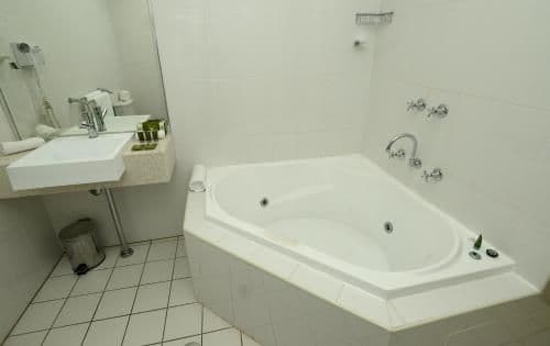 King Room with Spa Bath