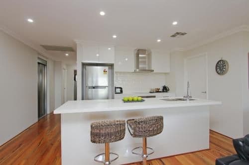 Apartment with Lake View