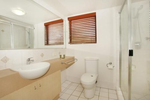 Unit 4, Beaumont Sur Mer, 13 - 15 Pacific Terrace Coolum Beach, 400 BOND, LINEN SUPPLIED2