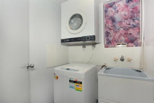 Unit 4 'Coolum Sands', Coolum Beach (Unit 4, Coolum Sands Apartments, 34 First Avenue Coolum Beach, 400 BOND, LINEN SUPPLIED)3