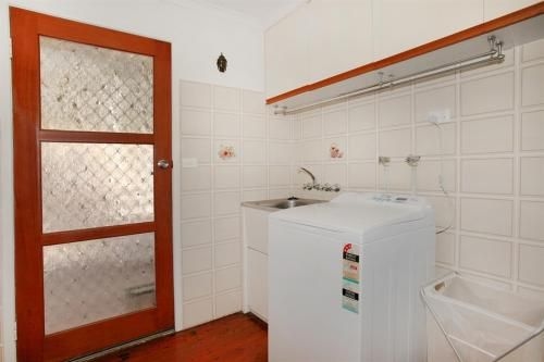 32 Barra Crescent, Coolum Beach. Bond 500, FOXTEL, WIFI, Linen Supplied1