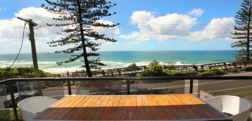 Unit 3 Phoenix Apartments, 1736 David Low Way Coolum Beach - Linen Incl. WIFI, 500 Bond0