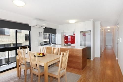 Unit 3 Phoenix Apartments, 1736 David Low Way Coolum Beach - Linen Incl. WIFI, 500 Bond2