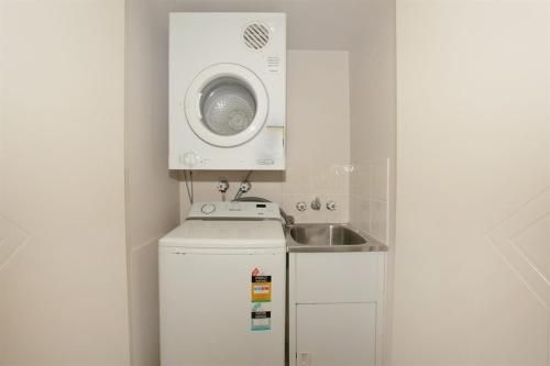 Unit 10, The Rocks, 1746 David Low Way, Coolum Beach - 500 BOND3
