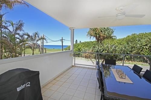 Unit 2, Beach Gallery, 9 Andrew Street Point Arkwright, 500 BOND, LINEN SUPPLIED4
