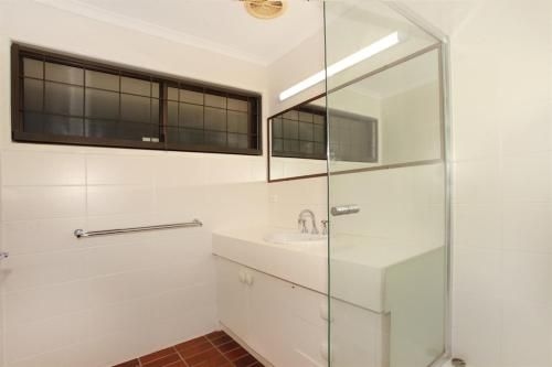 Unit 2, Beach Gallery, 9 Andrew Street Point Arkwright, 500 BOND, LINEN SUPPLIED1