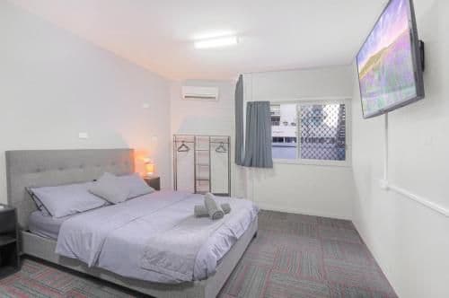 Deluxe Queen Room