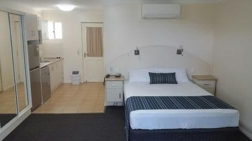 Ocean Kitchenette Spa Room