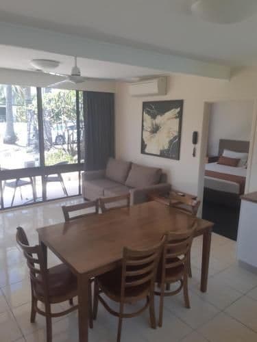 One Bedroom King Apartment