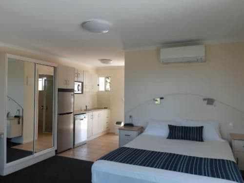Ocean Kitchenette Spa Room