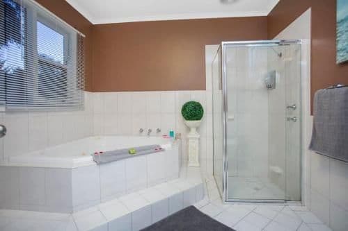 Luxury Three-Bedroom Villa with Spa Bath