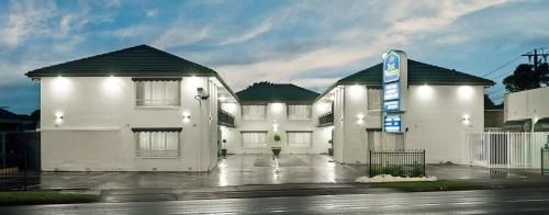 Best Western Fawkner Suites & Serviced Apartments0