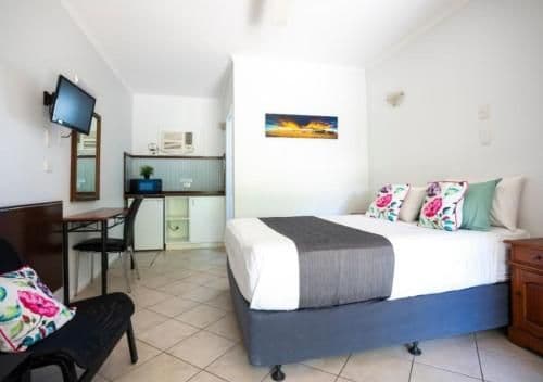 Queen Room with Garden View